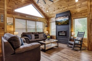 Fernseher, Kamin