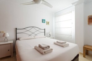 1 chambre, bureau, fer et planche à repasser, Wi-Fi gratuit