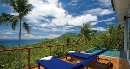 Overthemoon Luxury Pool Villas