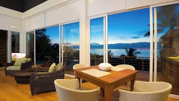 Sirena Private Pool Villa & Sea View | Área de sala de estar