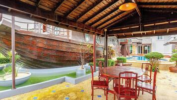 Villa, 4 Bedrooms, Smoking, Private Pool | Living area