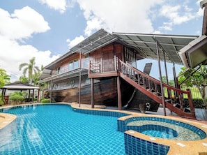 Pool - Luxury Iconic Royal Boat Pool Villa North Pattaya (Pattaya)