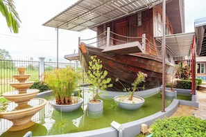 Villa, 4 Bedrooms, Smoking, Private Pool | Exterior - Luxury Iconic Royal Boat Pool Villa North Pattaya (Pattaya)