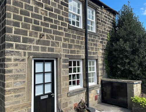 Charming pottery barn conversion 2 mins from Horsforth train station.