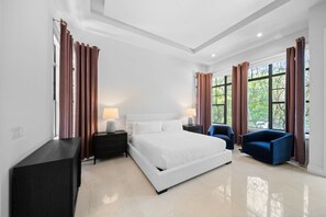 5 bedrooms, desk, iron/ironing board, free WiFi