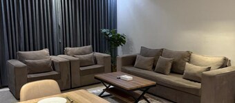 Hotel in lovely Madinah with AC, fitness room, WiFi