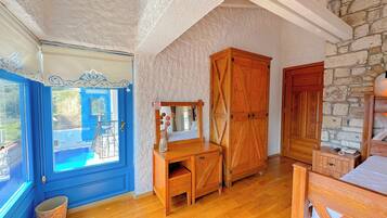 Traditional Room, Garden View | Iron/ironing board, free WiFi