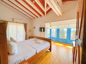 Traditional Room, Garden View