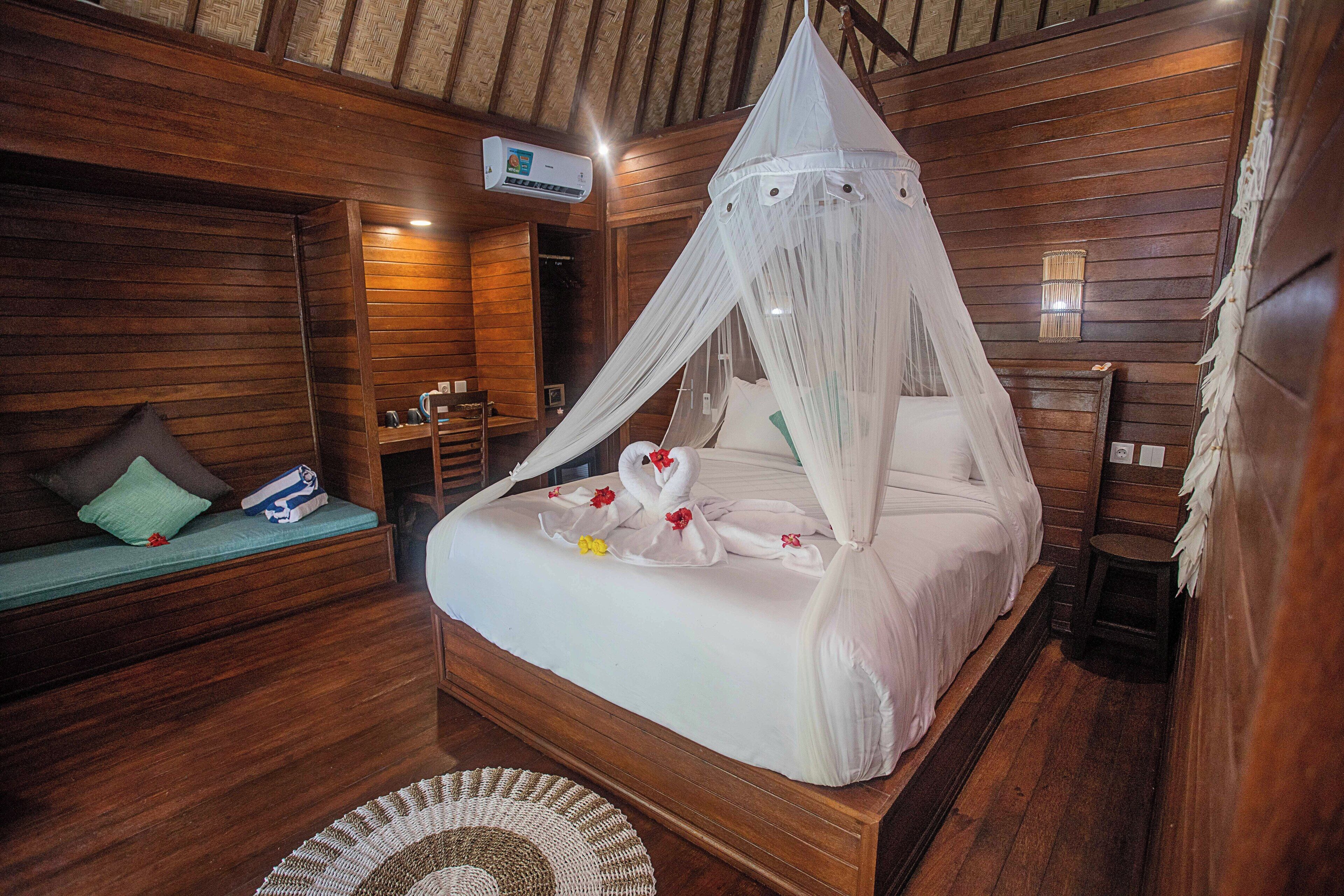Espacio para trabajar con laptop, wifi gratis y ropa de cama 