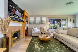 TV, fireplace, stereo