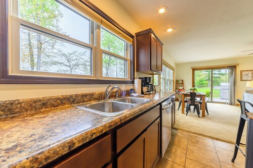 Cozy Lakefront Home, Minutes from Lake MI, 2 Bedrooms, 2 Bathrooms. Sleeps 6