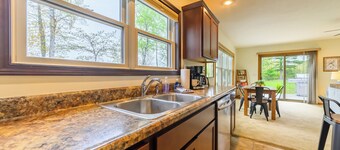 Cozy Lakefront Home, Minutes from Lake MI, 2 Bedrooms, 2 Bathrooms. Sleeps 6