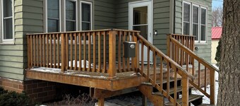 4-bedroom house in adorable Clear Lake with AC, WiFi. Enjoy your stay