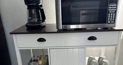 4-bedroom house in adorable Clear Lake with AC, WiFi. Enjoy your stay