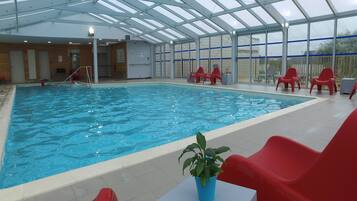 Apartment | Pool | Indoor pool, outdoor pool