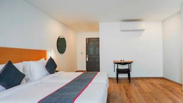 Free WiFi, bed sheets