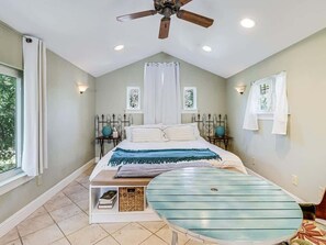 4 bedrooms, iron/ironing board, free WiFi, bed sheets