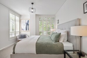 3 chambres, fer et planche à repasser, Wi-Fi, draps fournis