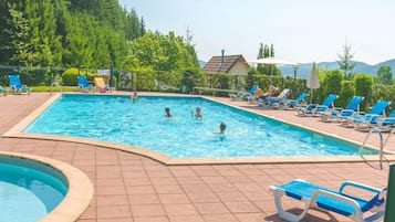 Apartment | Pool | Outdoor pool, a heated pool