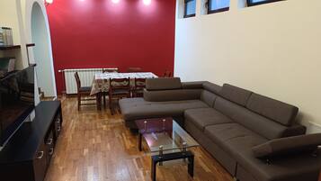 Standard Apartment, 2 Bedrooms | Living area