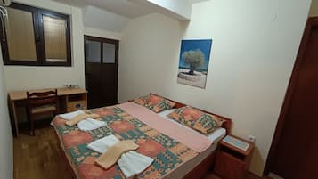 Standard Apartment, 2 Bedrooms | Free WiFi, bed sheets