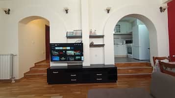 Standard Apartment, 2 Bedrooms | Living area