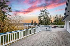 Terrace/patio - 4b2b Unit @Whidbey Island | Panoramic Water View (Freeland)