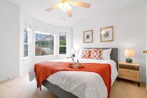 4 bedrooms, iron/ironing board, WiFi, bed sheets