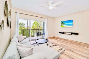 Apartment - Family Fun Condo: Pool, Hot Tub, Saunanear Disney (Winter Garden)