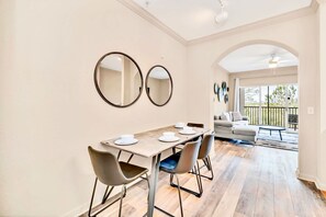 Apartment - Family Fun Condo: Pool, Hot Tub, Saunanear Disney (Winter Garden)