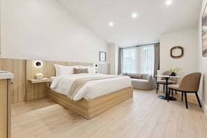 Iron/ironing board, travel cot, WiFi, bed sheets - Casa Riviera 30 - Boutique Suites (Santa Barbara)