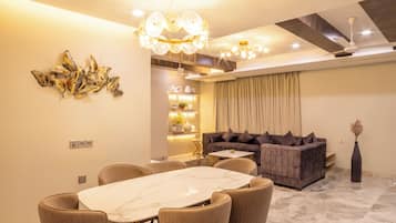 Coin salon dans le hall