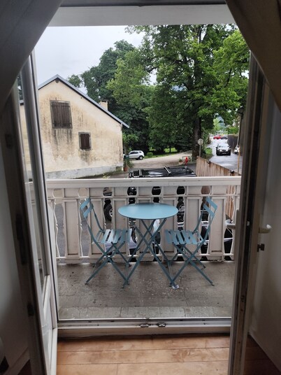 Large apartment in the center of a small village near communications, 