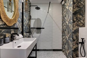 Apartemen, balkon | Kamar mandi