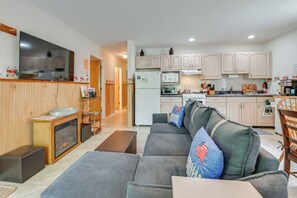 Apartment (3 Bedrooms) | Interior - 1 Mi to Hunter Mtn: Cozy Unit on 6-acre Property! (Hunter)