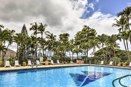 Ocean-view Condo w/ Community Perks in Waianae!