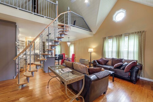 11 Mi to Oneida Lake: Spacious Apt in Verona!