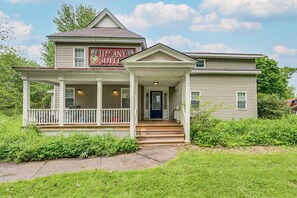 Interior - 11 Mi to Oneida Lake: Spacious Apt in Verona! (Verona)