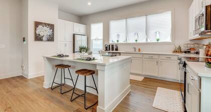 Townhome 1 Mi to Grant Park & Atlanta Beltline!