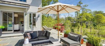 Walk to Beach: Luxe Home w/ Fire Pit in Rowayton!