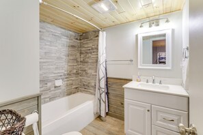 House (1 Bedroom) | Interior