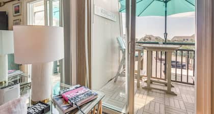 Walk to Beach & Marsh: Condo in Murrells Inlet