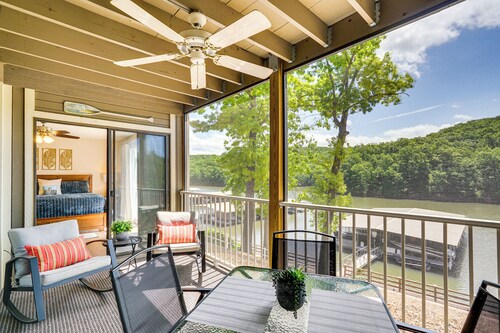 Lake & Pool Access: Lazy Days Condo w/ Balcony!