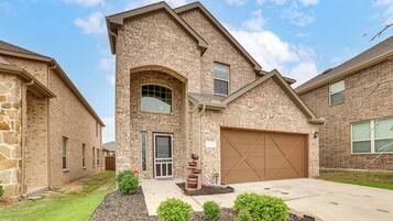 House (2 Bedrooms) | Front of property