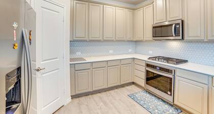 Walk to Lake Ray Hubbard: Spacious Family Home!