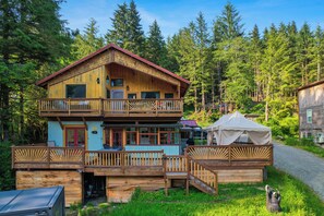 House (2 Bedrooms) | Interior - Salmon Return & Wildlife Roam: Ketchikan Getaway! (Ketchikan)