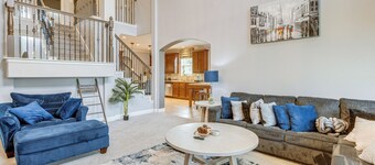 Pet-friendly Home w/ Patio & Yard in Rosharon