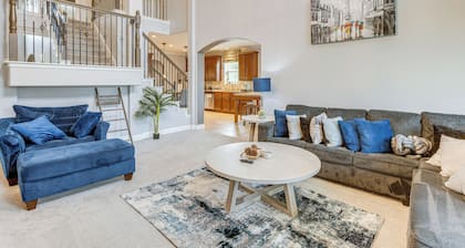 Pet-friendly Home w/ Patio & Yard in Rosharon