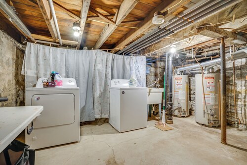 < 1 Mi to Xcel Energy Center: Walkable Hideaway!