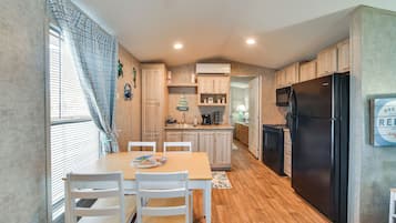 House (1 Bedroom) | Interior